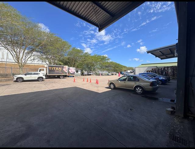 1,501M² WAREHOUSE TO LET IN BRIARDENE